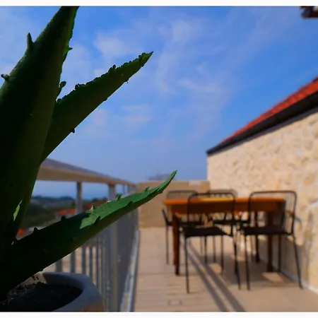بيت للعطل House Natalija *